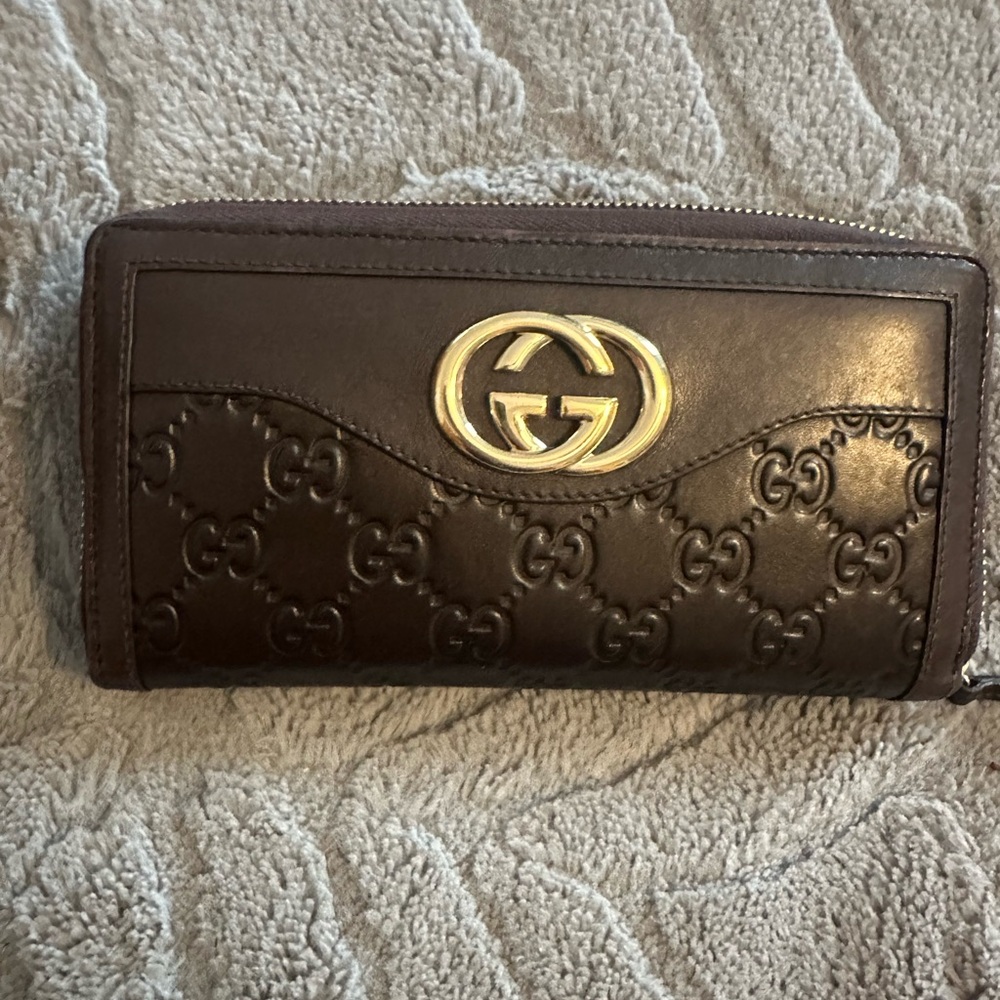 Gucci Chocolate Brown Leather Wallet with Gold Logo